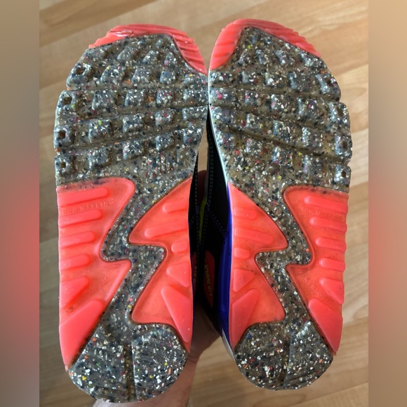 Nike Air Max 90 Exeter Edition Red/Volt-Black Kids Size 5.5Y / EUR 38 DJ5973-600 - Picture 5 of 7